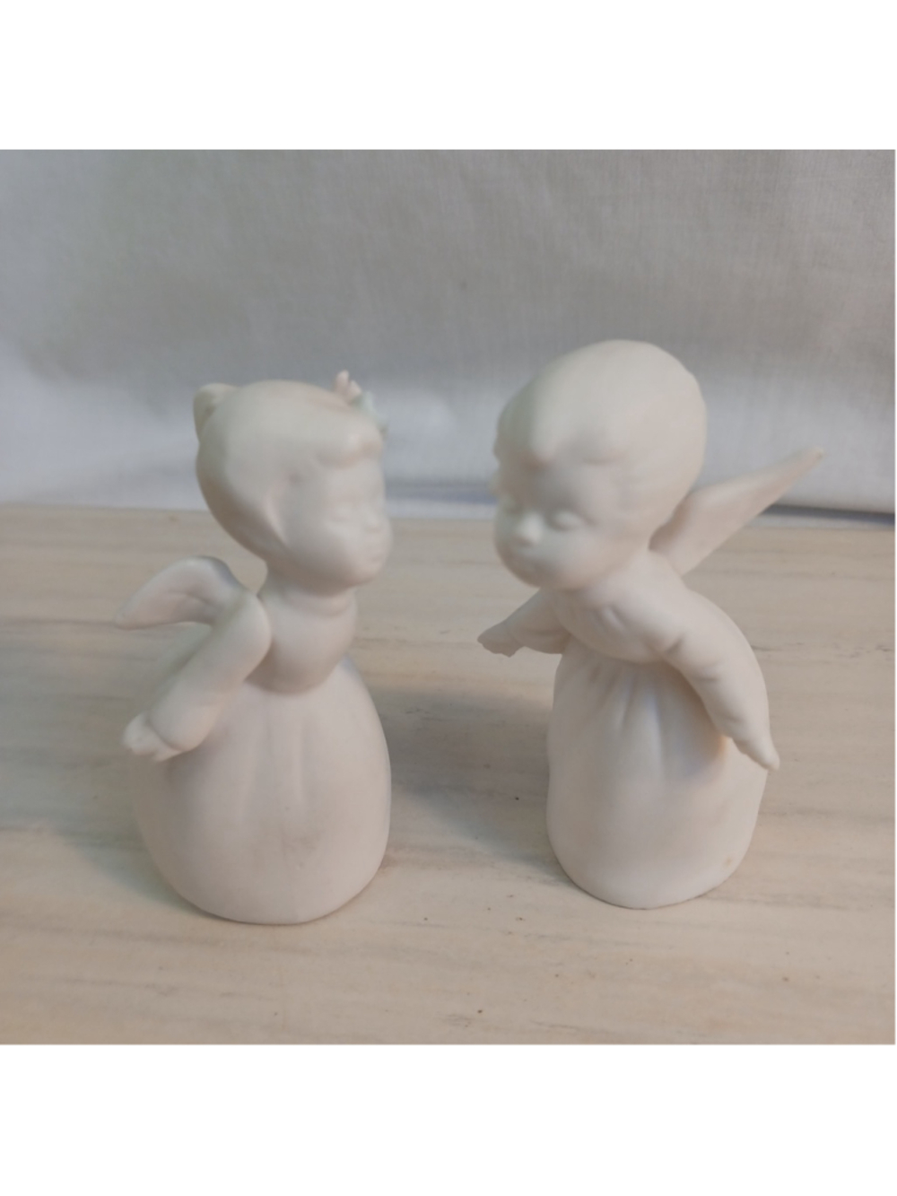 Napcoware Kissing Angels Figurines Bisque Porcelain 3” Tall Vintage Adorable